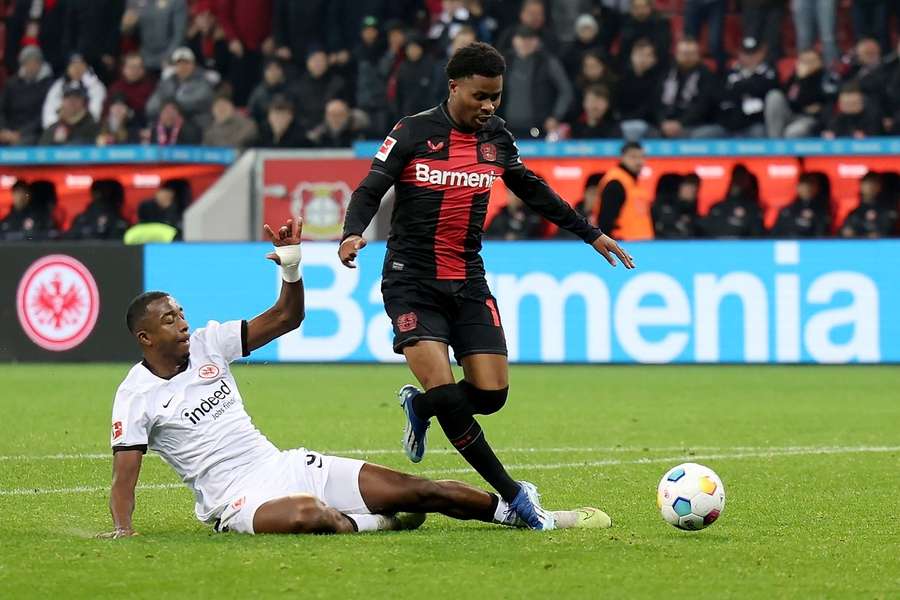 Højtflyvende Leverkusen buldrer videre med 3-0-sejr