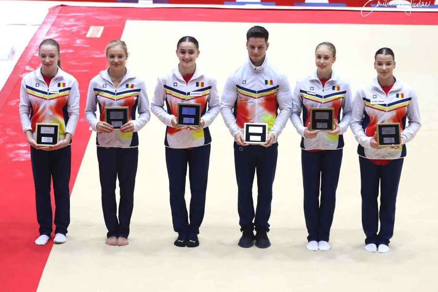 Ana Maria Bărbosu, Sabrina Maneca Voinea, Lilia Cosman, Amalia Ghigoarță, Andreea Preda și Andrei Muntean