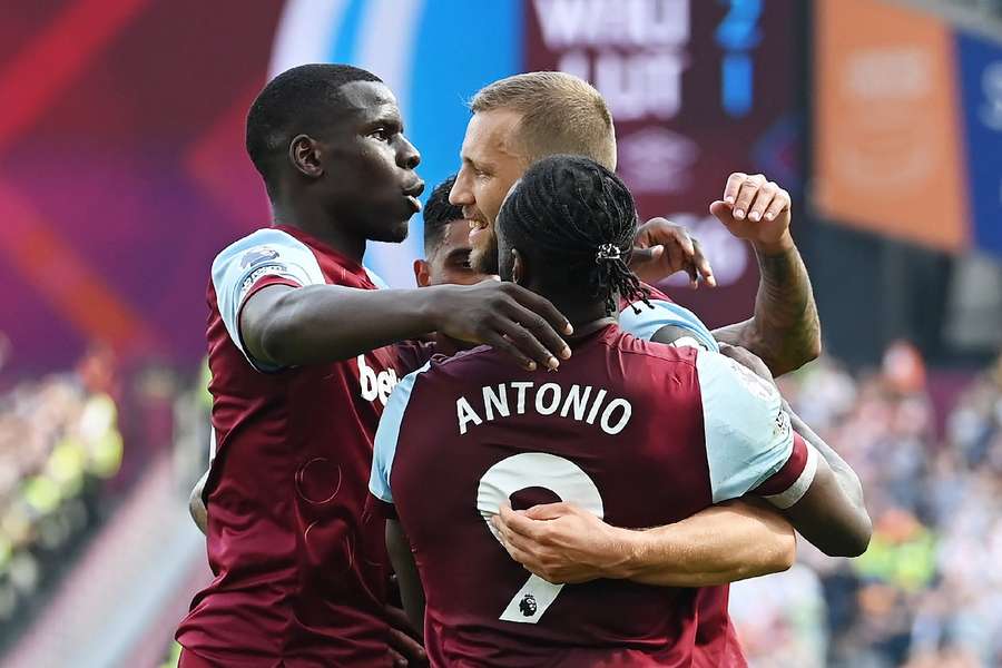 West Ham terá a torcida do Arsenal contra o poderoso City