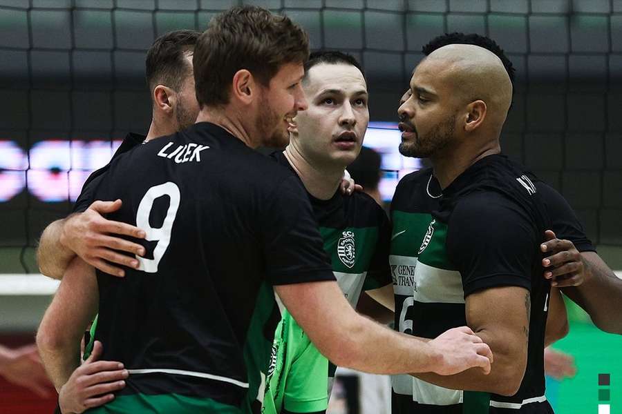 Sporting soma e segue no campeonato de voleibol