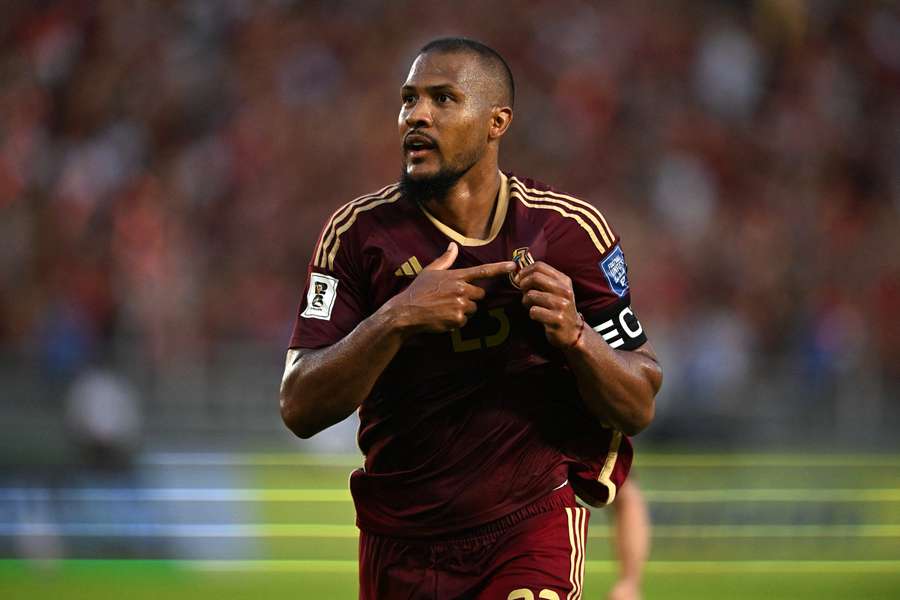 Rondón fechou o placar em Venezuela 2x0 Bolívia