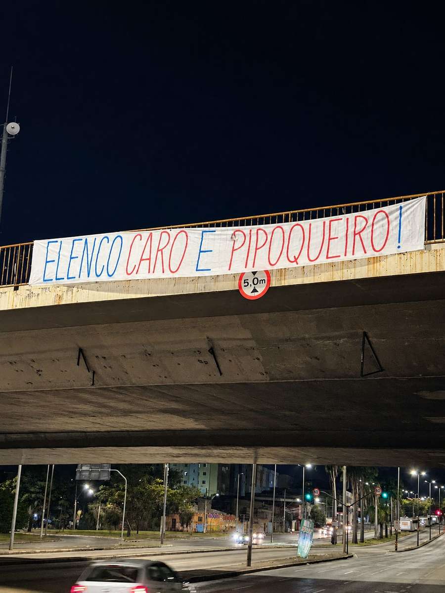 Elenco do Cruzeiro também virou alvo de questionamentos da torcida