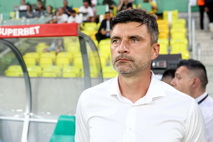 Sklamaný tréner šošonov Staňo.