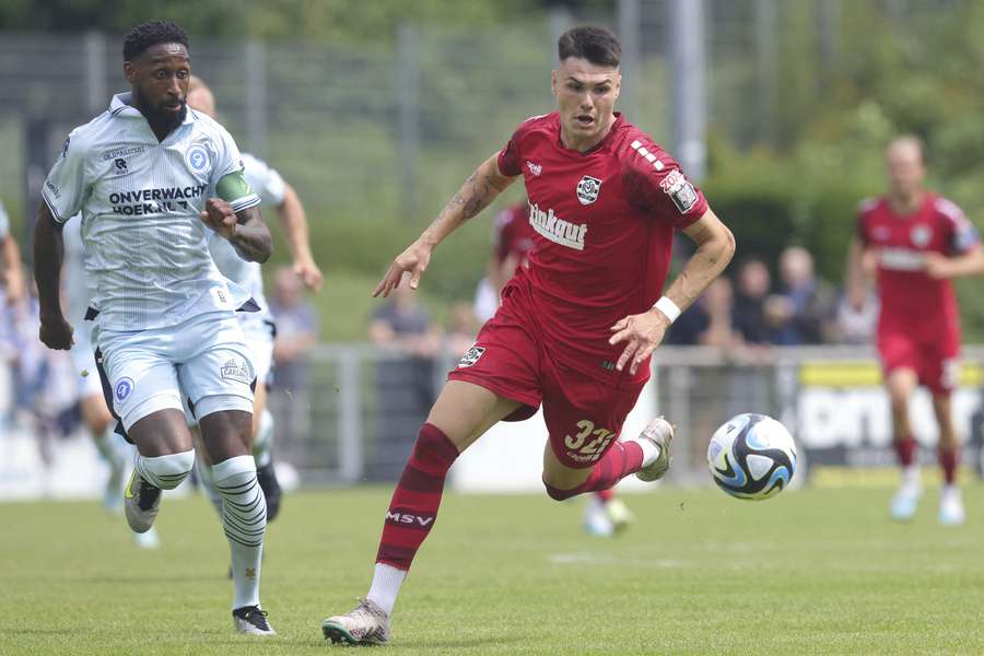  Jeffry Fortes (L) moest op de blaren zitten na zijn uitspraak over amateurploegen