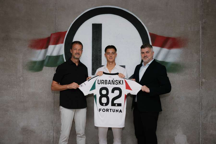 Hitowy transfer w Ekstraklasie, Kacper Urbański piłkarzem Legii: "Jestem głodny gry"