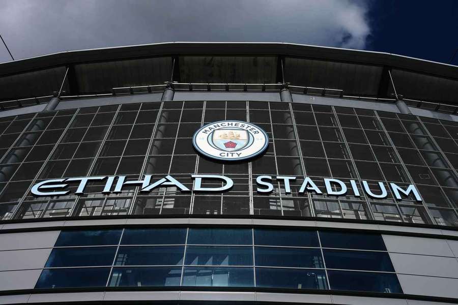 Etihad jest głównym sponsorem Manchesteru City Etihad jest głównym sponsorem Manchesteru City