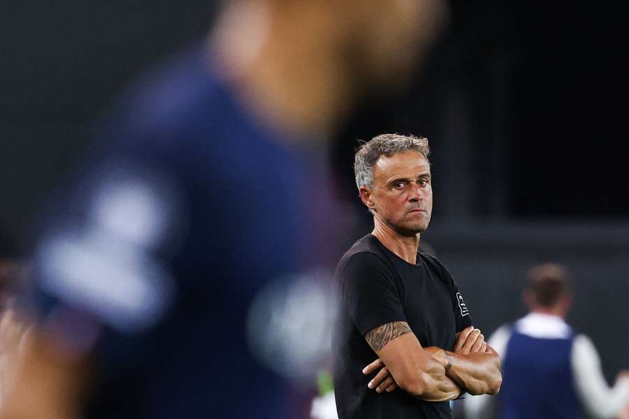 Luis Enrique cuestiona el calendario de la Supercopa