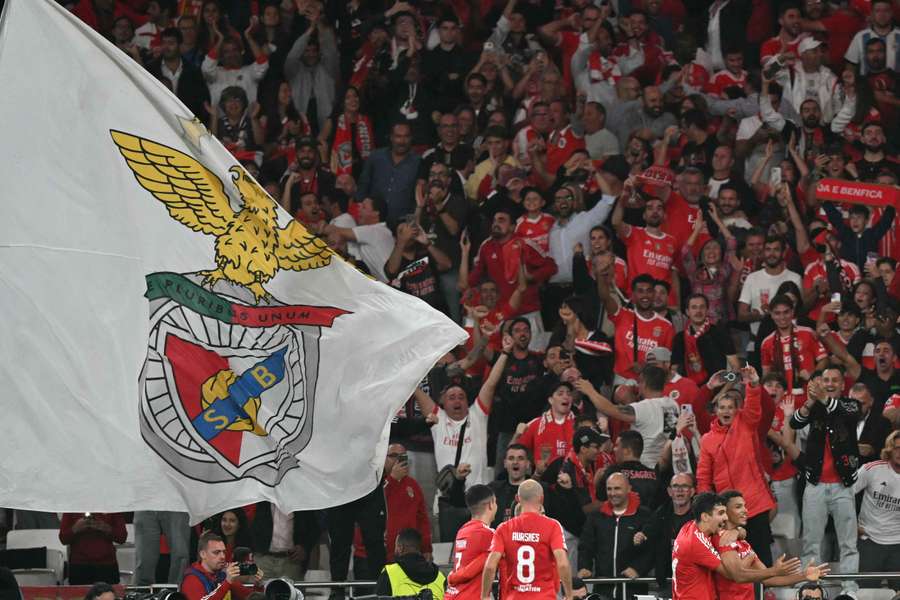 I tifosi del Benfica durante la partita contro l'Atlético de Madrid.