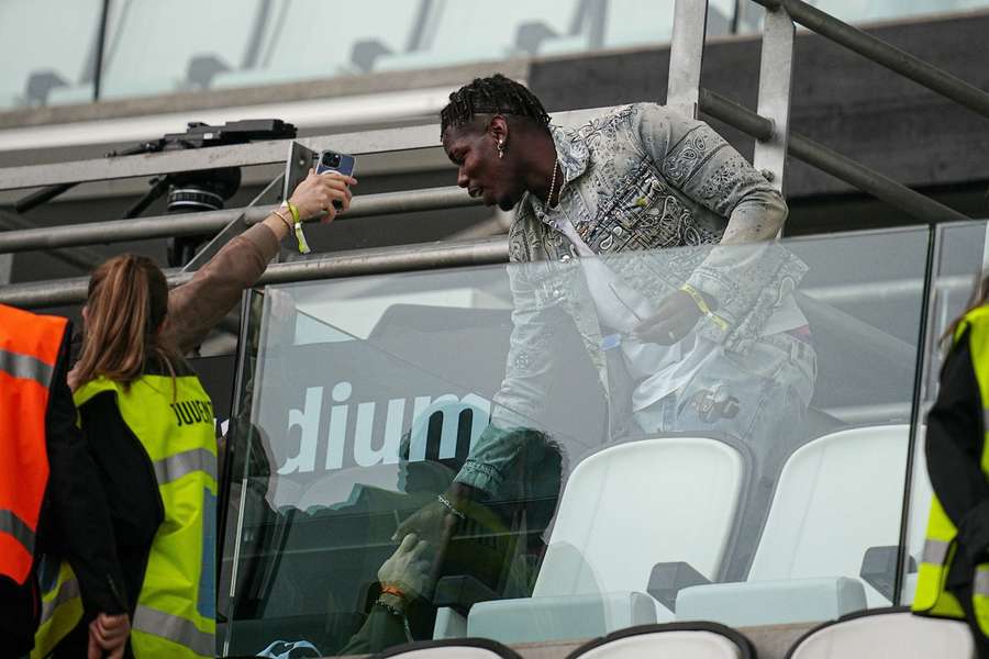 Paul Pogba durante o jogo entre a Juventus e o Cagliari