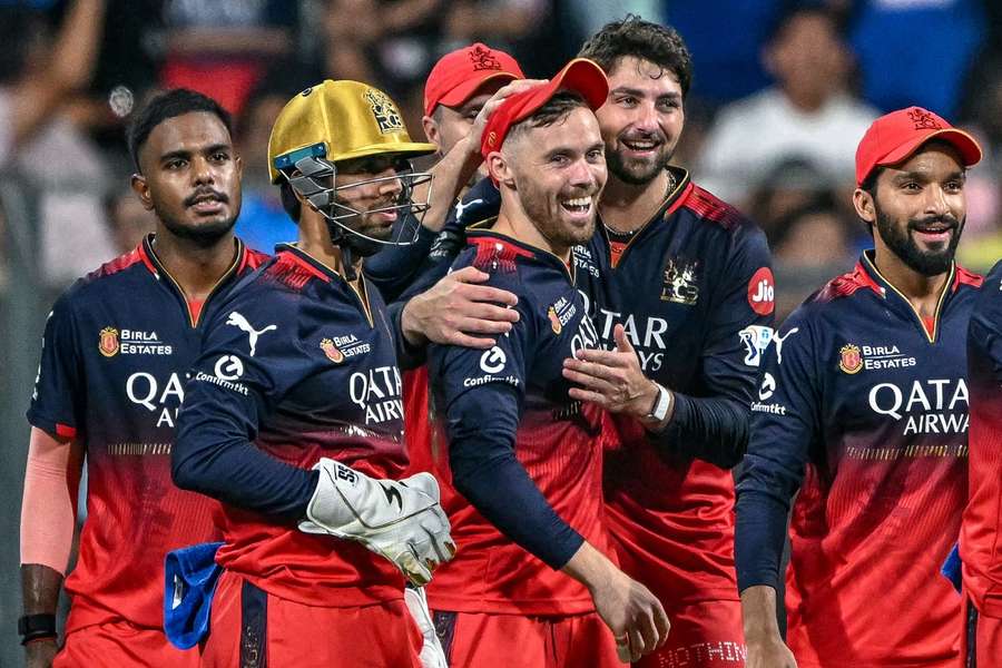Bengaluru celebrate against Mumbai