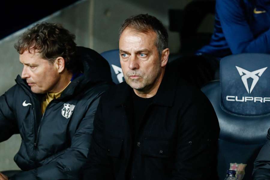 Hansi Flick sur le banc du Barça contre l'Atlético en 1/4 de finale aller de Coupe du Roi.