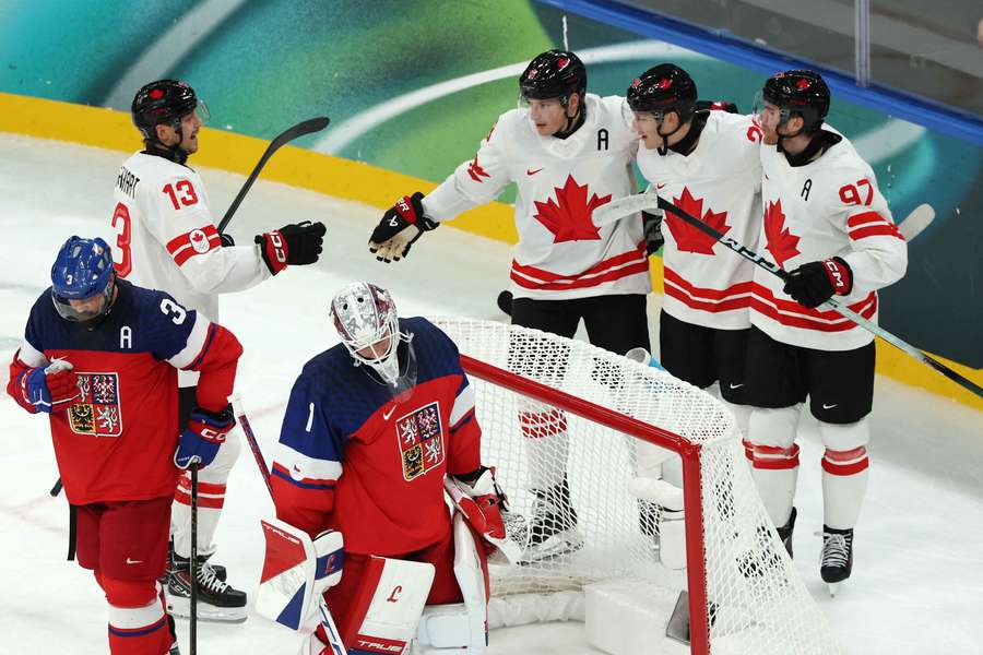 Kanada vo svojom prvom zápase jasne zvíťazila.