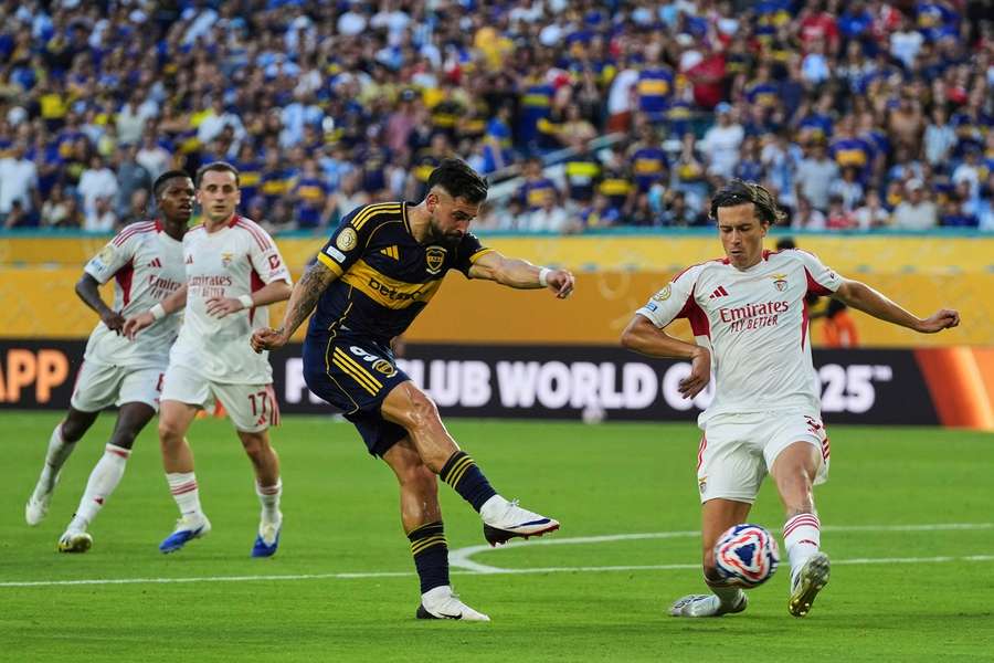 Real Madrid reach agreement for Benfica wing-back Carreras