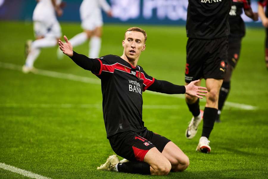 Buksa znów poprawia konto w Midtjylland, pogrom w lidze podtrzymuje nadzieje na tytuł