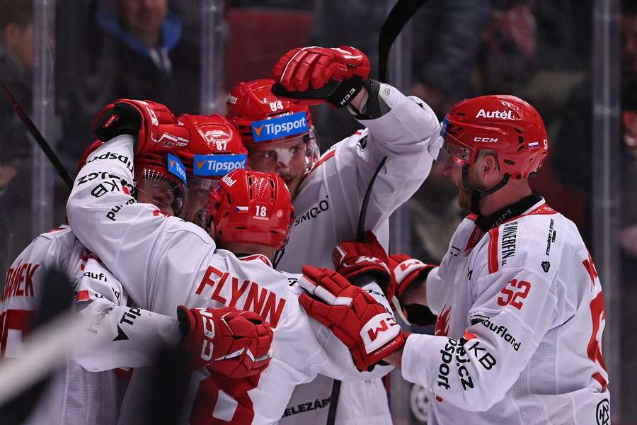 Třinec sa teší z domácej výhry.