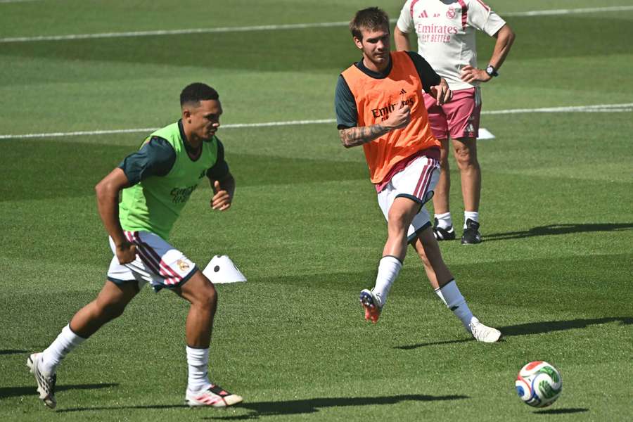 Mastantuono y Trent 