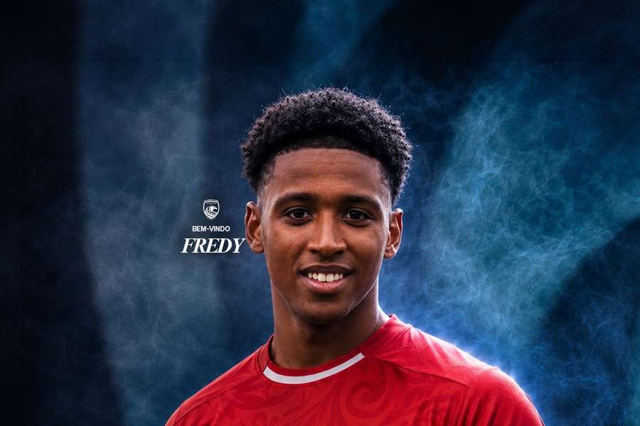 Fredy assinou pelo Santa Clara até 2029