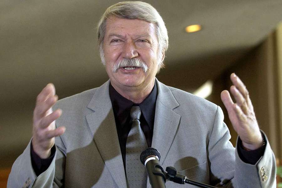 Renowned gymnastics coach Bela Karolyi has died at the age of 82.