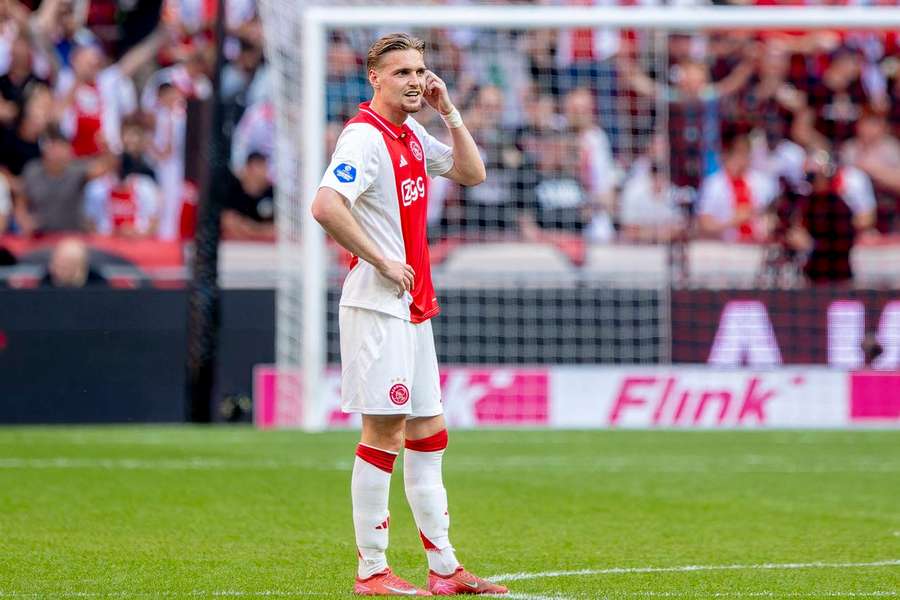 Kenneth Taylor com as cores do Ajax