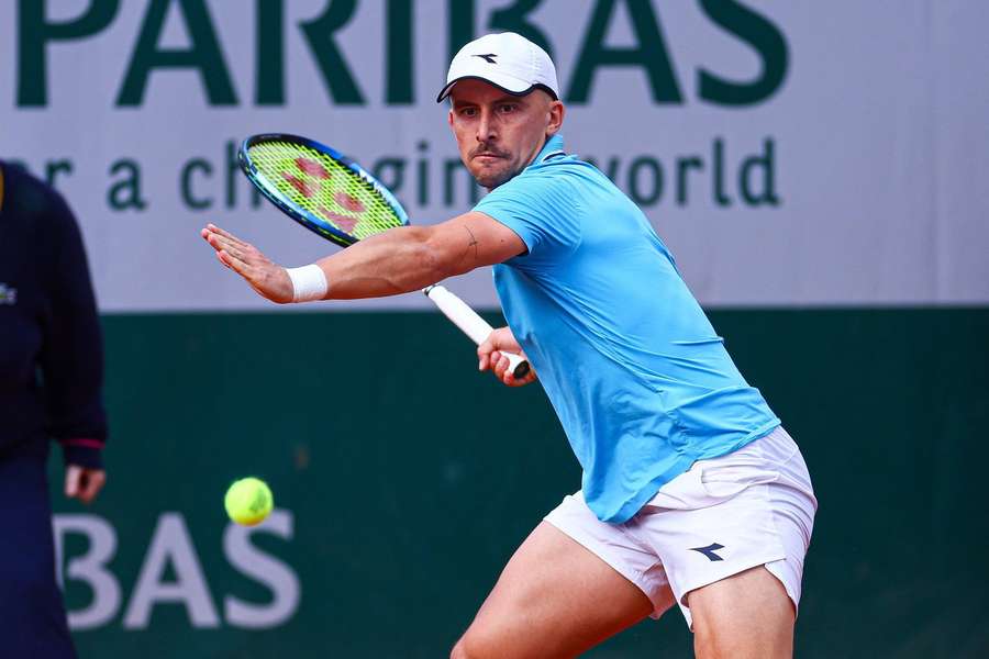 Pierwsza wygrana Zielińskiego po rozstaniu z Gille. Polak zagra w ćwierćfinale w Eastbourne