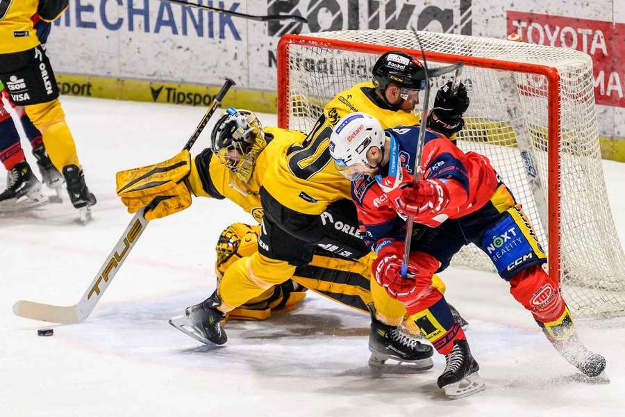 Pardubice v Litvínově otočily z 0:2 na 5:2.
