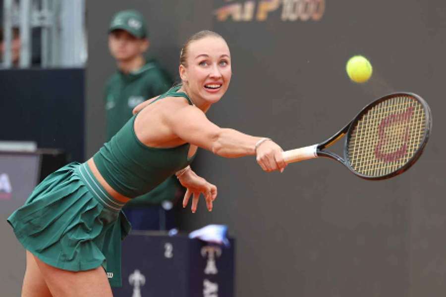 Anastasia Potapova streckt sich vergebens