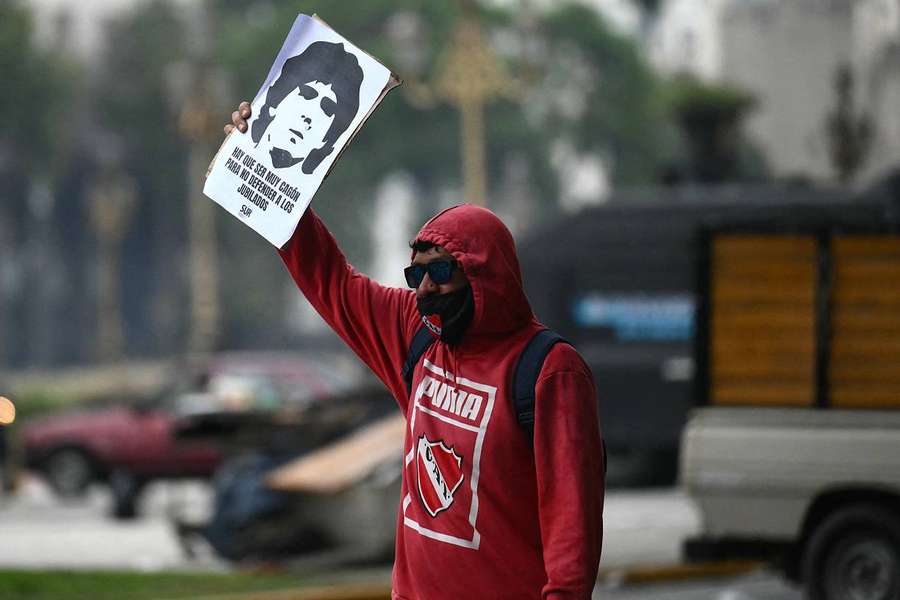 Il n'y avait rien de "médical" dans la chambre de Maradona, témoignent des policiers au procès.