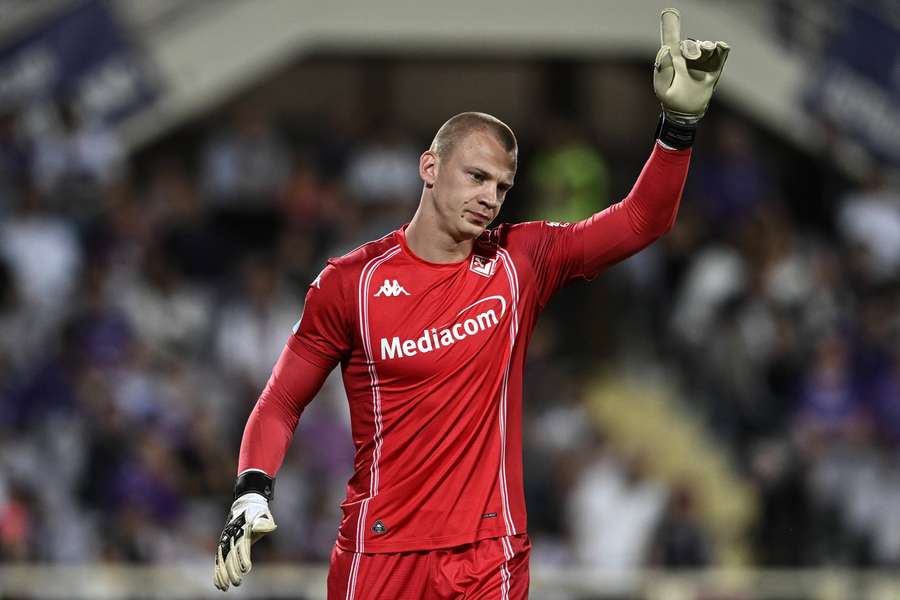 Oliver Christensen, guarda-redes da Fiorentina Oliver Christensen, guarda-redes da Fiorentina