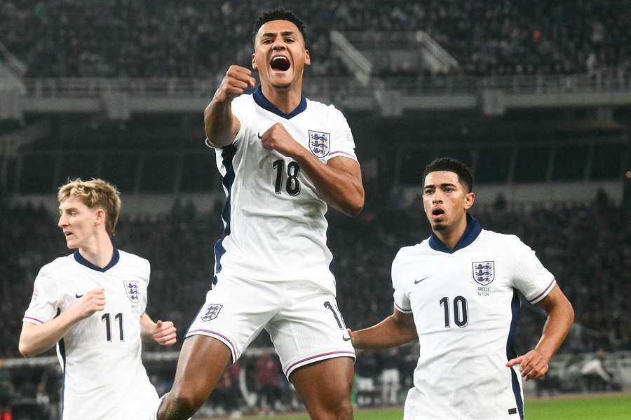 Ollie Watkins fez um dos gols da vitória da Inglaterra