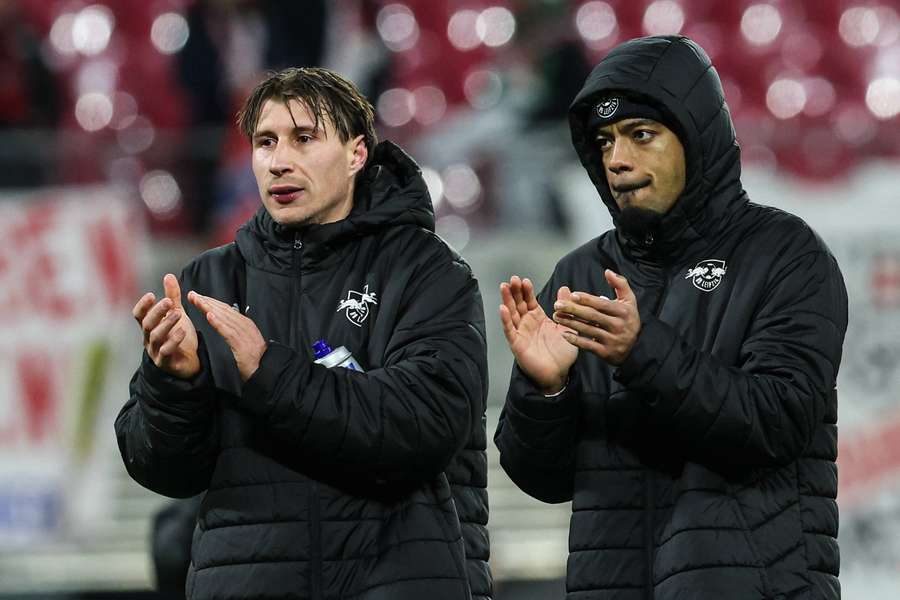 Die Leipziger Orban (l.) und Henrichs (r.) nach dem schmerzhaften Remis gegen Wolfsburg (2:2)