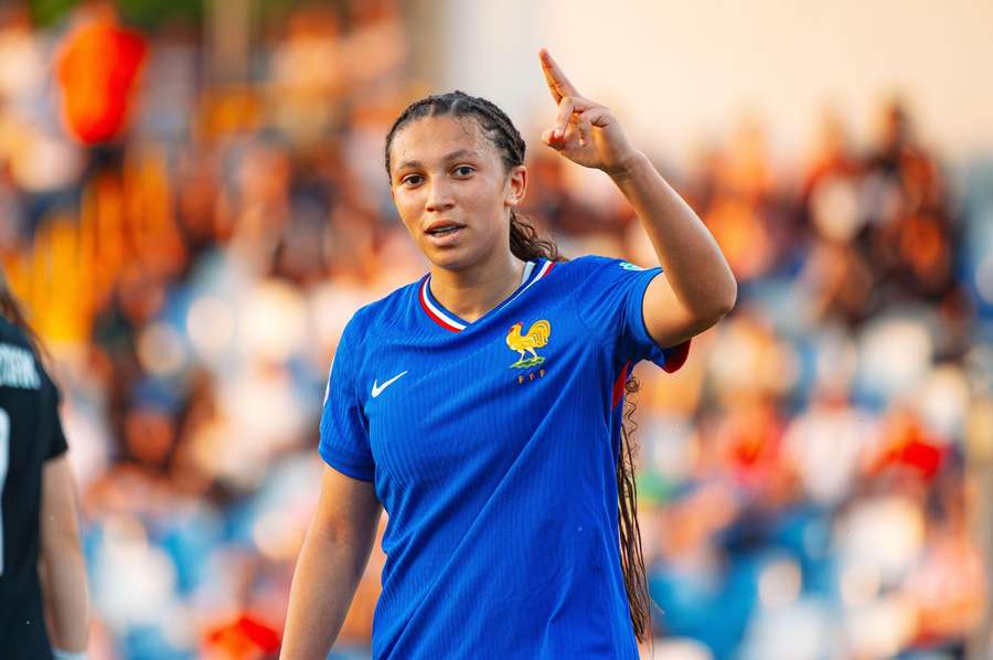 Après un match mouvementé, la France se qualifie en finale de l'Euro U19 et affrontera l'Espagne