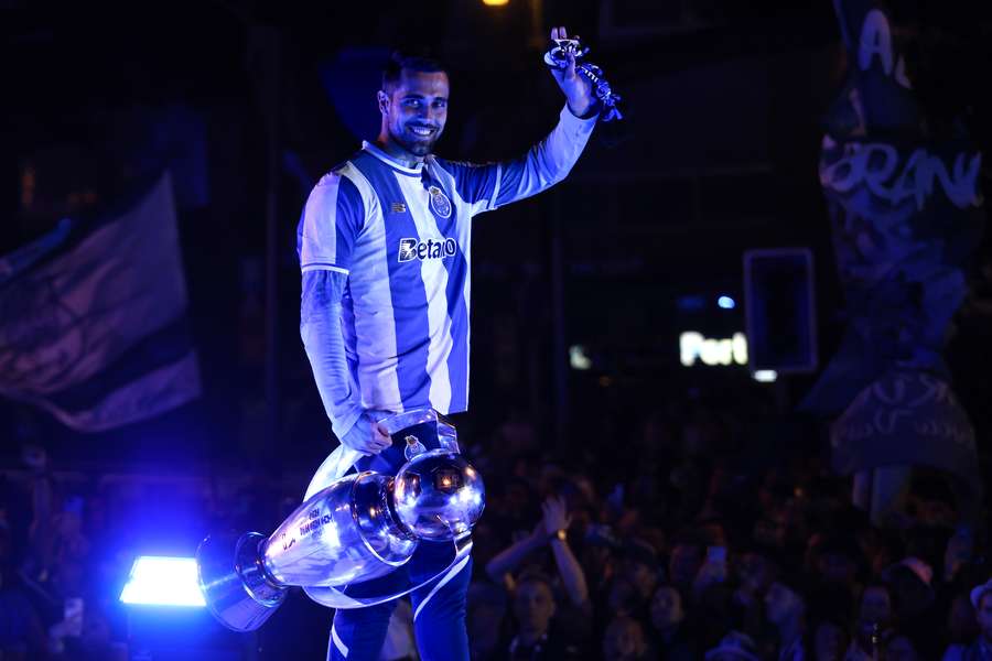 Diogo Costa celebra conquista do Campeonato Diogo Costa celebra conquista do Campeonato