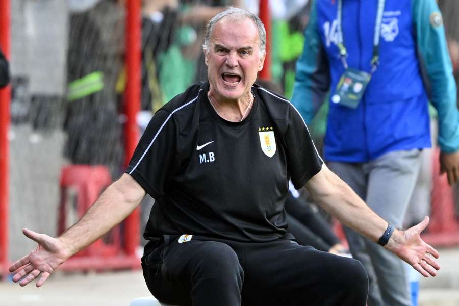 Bielsa, durante el partido en Bolivia.