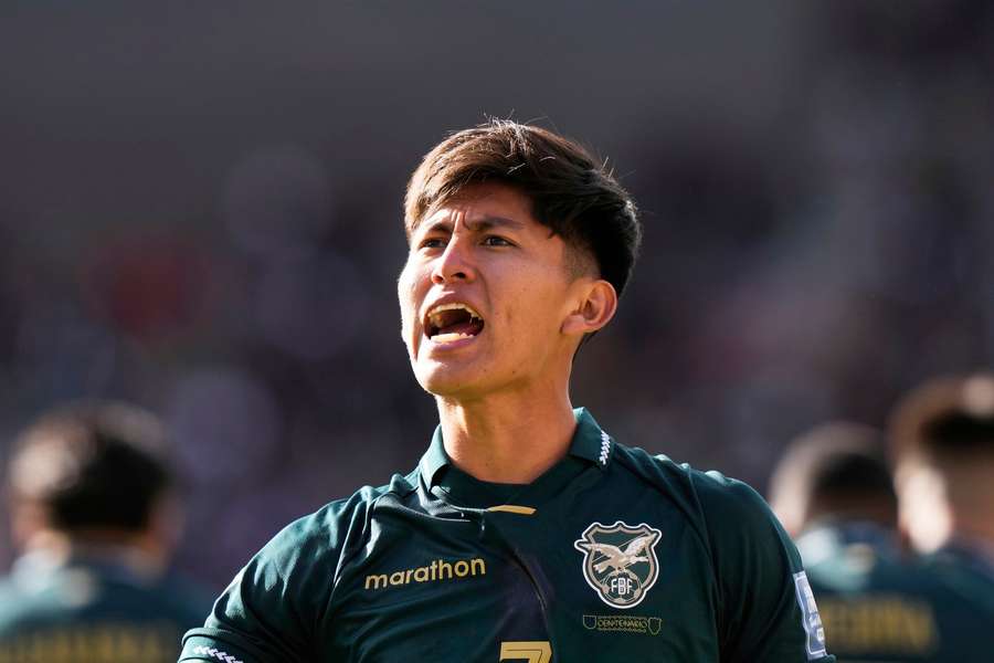 Miguelito, do Santos, é um dos destaques da seleção boliviana Miguelito, do Santos, é um dos destaques da seleção boliviana