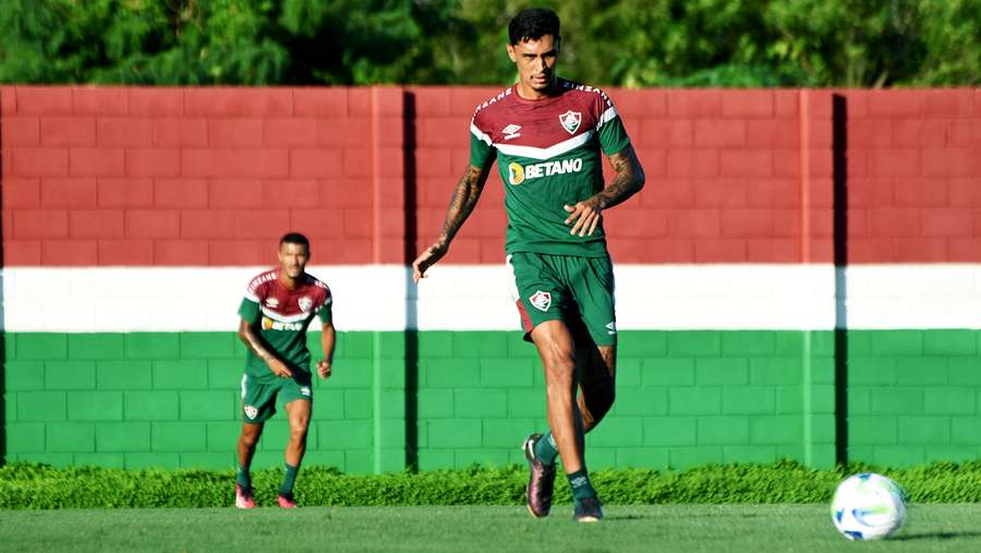 Vitor Mendes também foi afastado pelo Fluminense