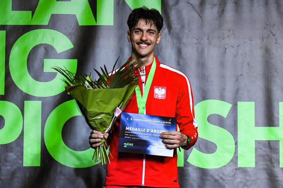 Srebrny medal florecisty Rządkowskiego, Polak przegrał z przegrał z Francuzem Savinem