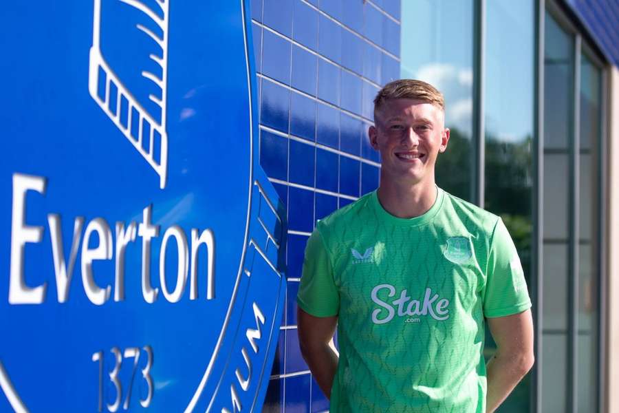 Barnsley "over the moon" signing new Everton deal