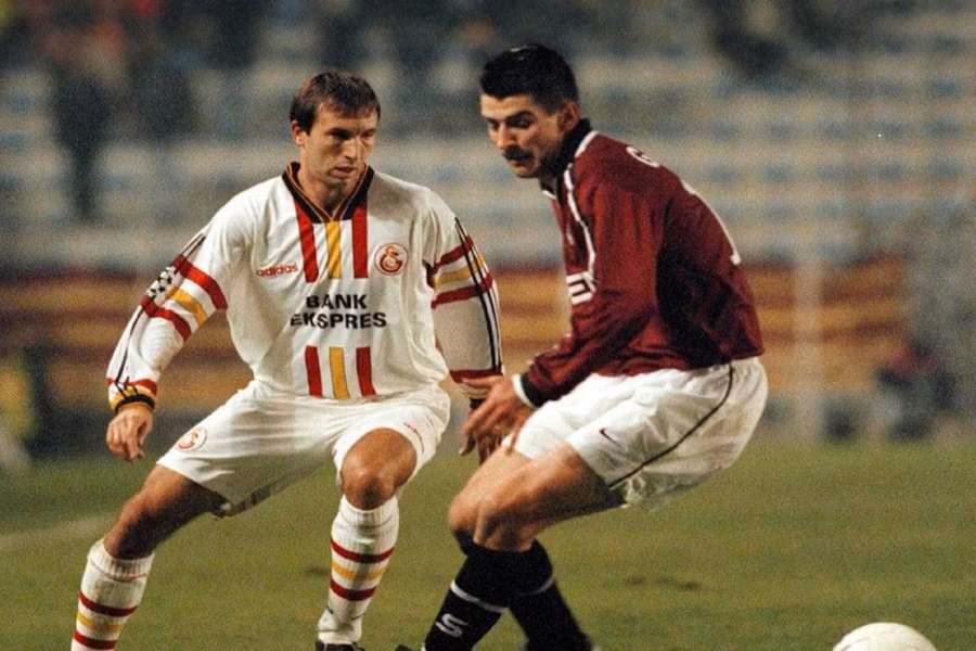 Iulian Filipescu a Petr Gabriel v utkání Ligy mistrů Sparta – Galatasaray v roce 1997.