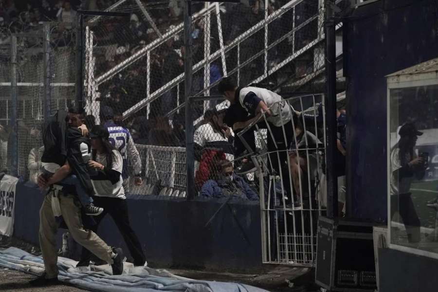 Fan dies in Argentina after match is abandoned due to tear gassing