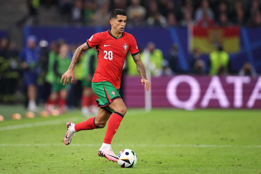 Joao Cancelo lors de France-Portugal pendant l'Euro