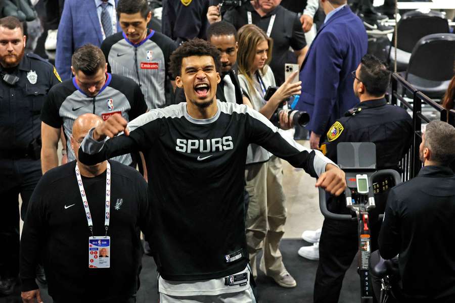 Wembanyama cette nuit après son match contre Milwaukee.