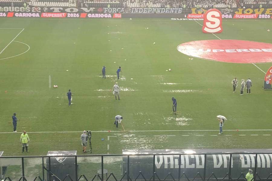 São Januário voltou a não suportar forte chuva