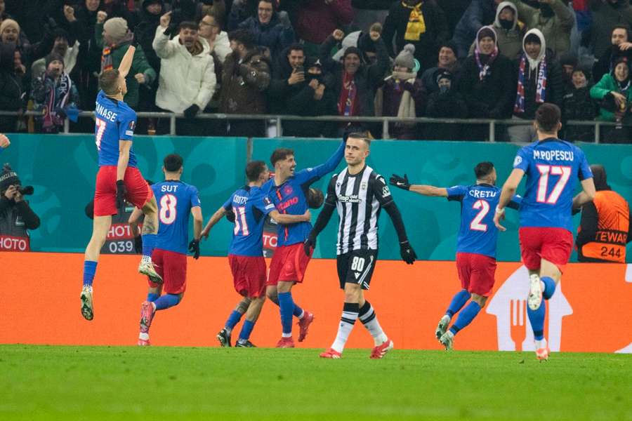 FCSB a învins-o pe PAOK și pe Arena Națională, scor 2-0 în runda decisivă din play-off-ul Europa League pentru optimi