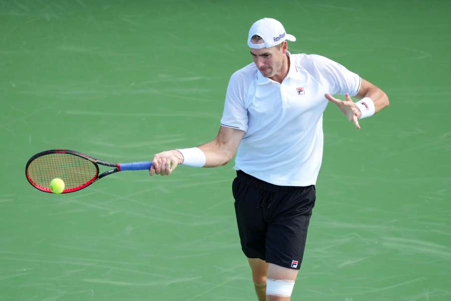 John Isner in actie op zijn één-na-laatste toernooi, de Cincinnati masters