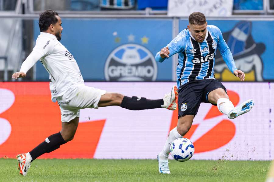 Primeiro tempo foi movimentado, mas sem golos