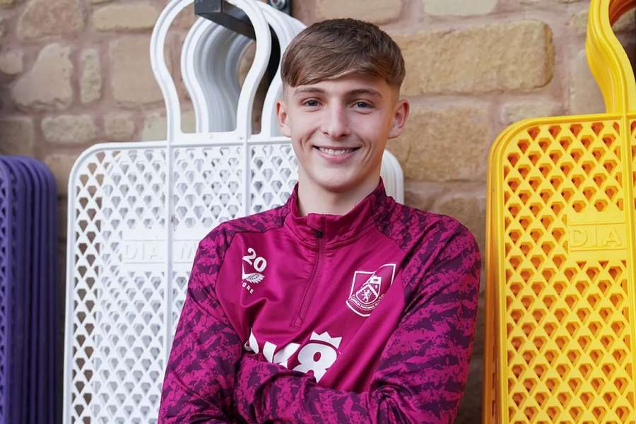 Burnley secure Edwards to new deal; send Derbyshire away on-loan Burnley secure Edwards to new deal; send Derbyshire away on-loan