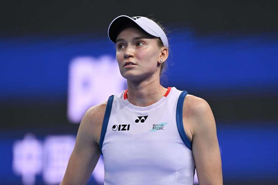 Jelena Rybakinová končí v Pekingu hned po prvním zápase. Jelena Rybakinová končí v Pekingu hned po prvním zápase.