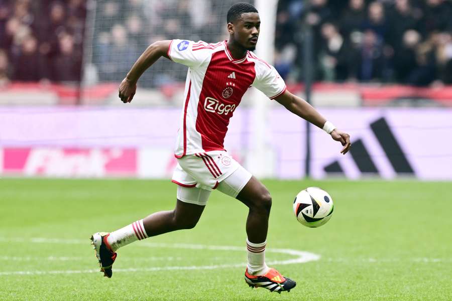 Hato in actie voor Ajax