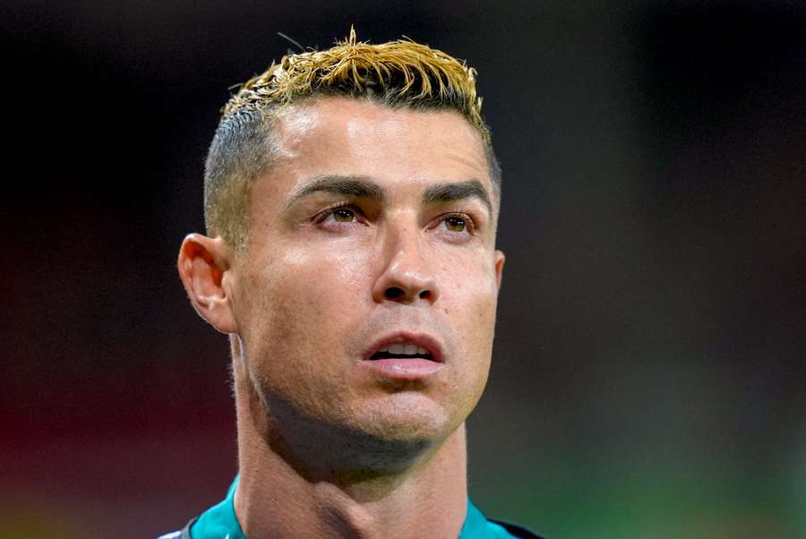 Ronaldo em ação pela seleção portuguesa Ronaldo em ação pela seleção portuguesa
