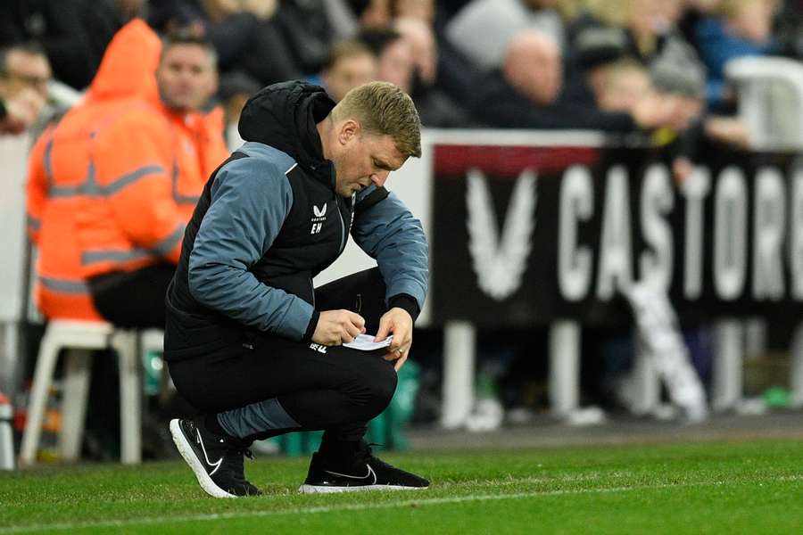 Howe urges Karius to take second chance in League Cup final